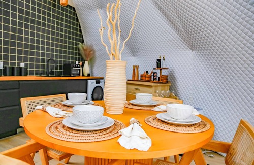 Paris Cabin | Luxury Bali Glamping – Hot Tub + 15 Acres - 90 mins from Dallas