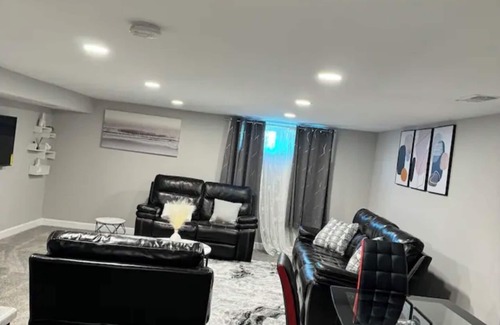 Lochearn Apartment | Luxury Basement Space Lochearn