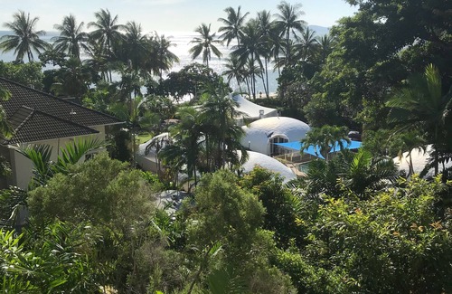 Trinity Beach Apartment | Luxury Beach Front Accommodation