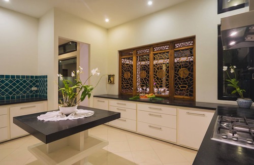 Wichit Villa | Luxury Beach Front Noble House Villa