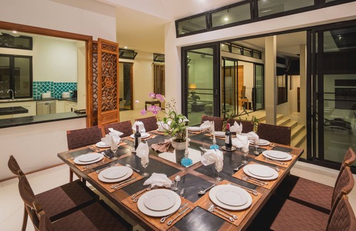Wichit Villa | Luxury Beach Front Noble House Villa