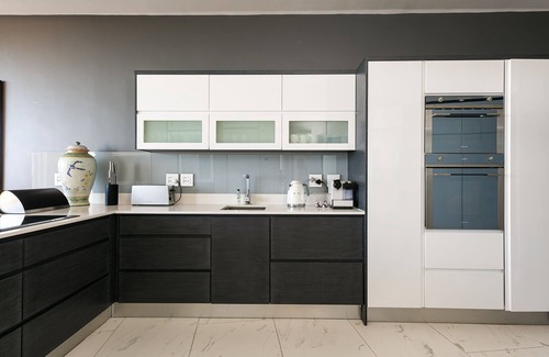 Camps Bay Villa | Luxury Beach House - Spectacular Camps Bay Views