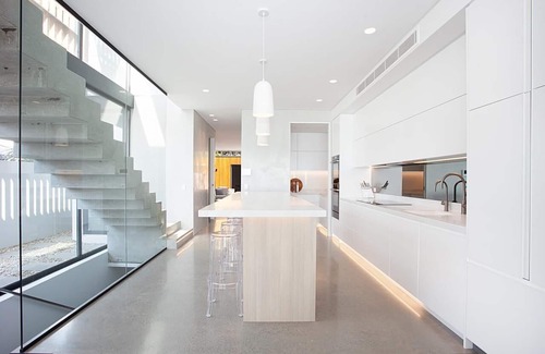 Narrabeen House | Luxury Beach House with direct Beachfront Access and breathtaking views