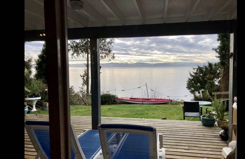 Davis Bay Apartment | Luxury Beach Sweet in Davis Bay, Sechelt
