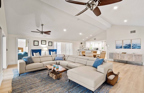 North Captiva House | Luxury Beachfront Home-Lit Fishing Dock, Shelling, Stunning Sunrises- Golf Cart