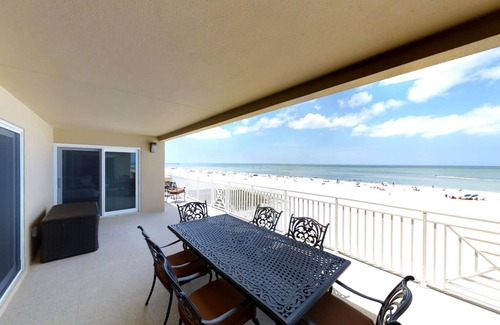 Clearwater Beach Condo | Luxury Beachfront Penthouse, 53' Beachfront Balcony, 3 bdrm, 2400 sf , 4th floor