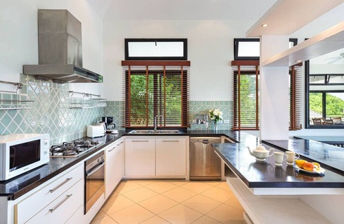 Wichit Villa | Luxury Beachfront Tai Pan Villa