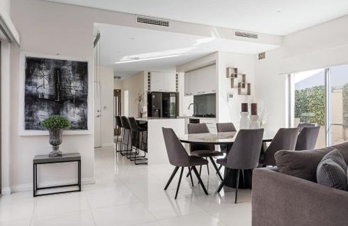 North Coogee House | Luxury Beachside Residence