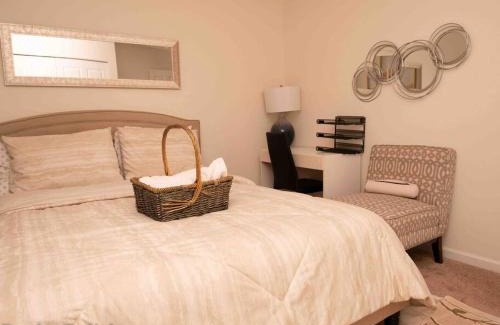 Summit Station Apartment | Luxury Beautiful Spacious Retreat Getaway