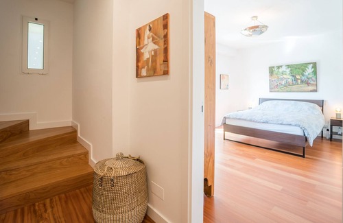 Linda-a-Velha House | Luxury Belem Pool & Garden Apartment