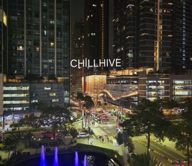 Bonifacio Global City House | Luxury BGC Condo Across Mitsukoshi #upt112b