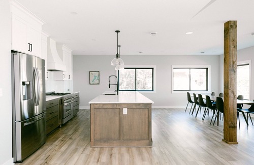 Brainerd House | Luxury Brainerd Sandy Beach Lake Cabin - Sleeps up to 18!
