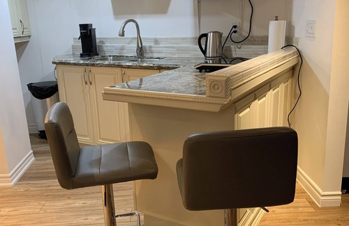 Halton Regional Municipality Apartment | Luxury Bright Walkout Apartment