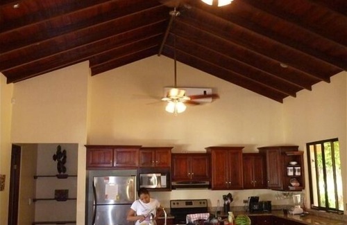Samara House | Luxury by the Beach - Great for Families or Multiple Couples