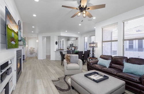 Kierland Condo | Luxury by the Kierland Commons! Heated Pool & Spa, Golf Views, Upgraded Unit!