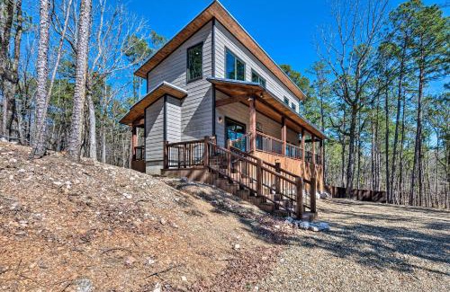 Broken Bow House | Luxury Cabin Getaway 1 Mi To Broken Bow Lake!