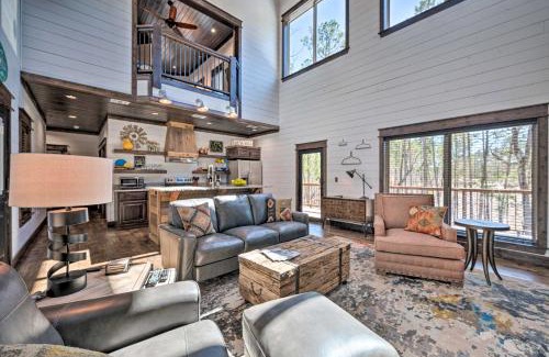 Broken Bow House | Luxury Cabin Getaway 1 Mi To Broken Bow Lake!