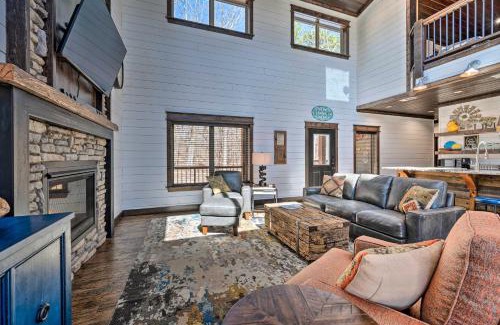 Broken Bow House | Luxury Cabin Getaway 1 Mi To Broken Bow Lake!