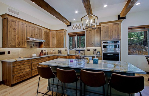 Potato Patch Cabin | Luxury Cabin in a woods! Private location 7000 ft elevation, 4 seasons!