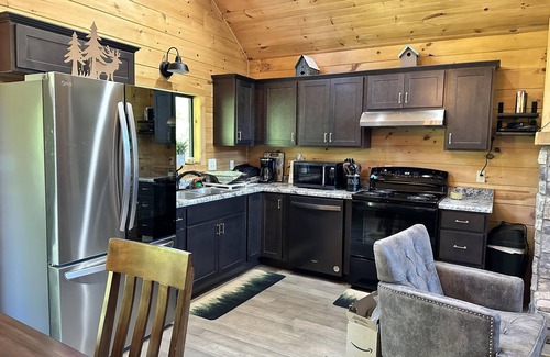 Rogers Cabin | Luxury cabin with a hot tub and internet