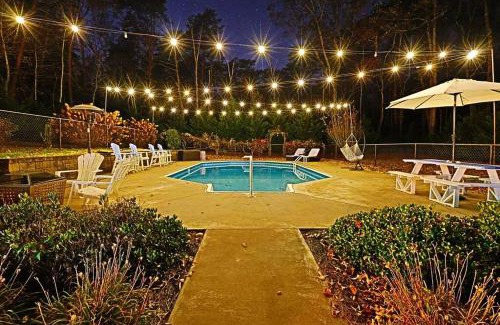 Morganton Villa | Luxury Cabin with Heated Pool, Hot-Tub & Deluxe Outdoors