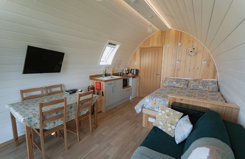 Tirabad Cabin | Luxury Cabin with Hot Tub in the Welsh Countryside