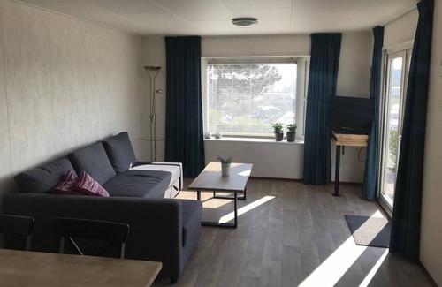 IJmuiden Ski Chalet | Luxury Chalet Blue Sea Thistle in IJmuiden 10 km north of Zandvoort