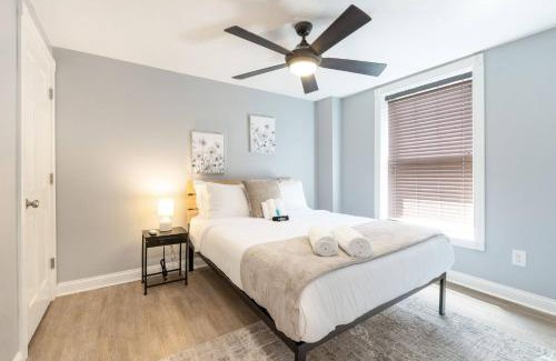 Italian Village House | Luxury Chefs Kitchen - OSU/Short North - Sleeps 10