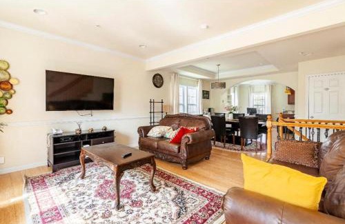 Northeast Bed & Breakfast | Luxury & Cherished Private Room in DC