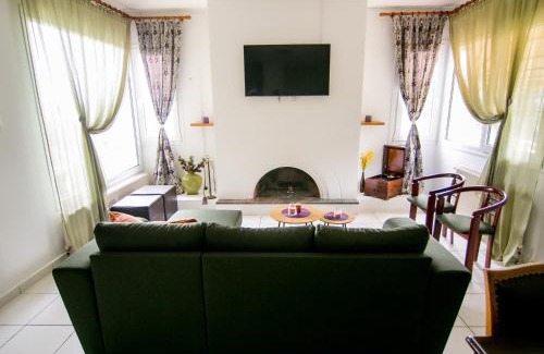 Serres Villa | Luxury Chez-Moi