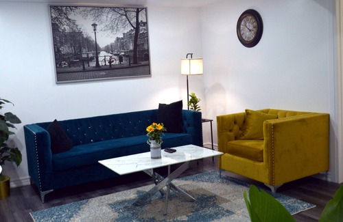 Brampton Apartment | Luxury Chic 2BED End Unit in Central Brampton