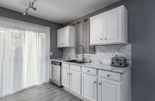 Ottawa Villa | Luxury Chic Villa with Fireplace
