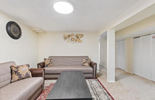 Budlong Woods Apartment | Luxury chicago suite