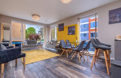 Saint Paul's Apartment | Luxury City Centre Apt with Garden View