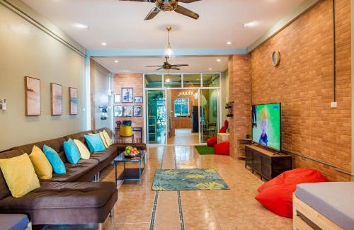Hua Hin House | Luxury City-Loft, just 9 minutes walk to the Beach