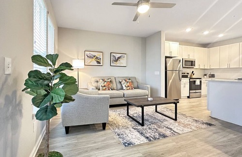 Clearwater Apartment | Luxury Clearwater 1 BR with Pond and Pool Views