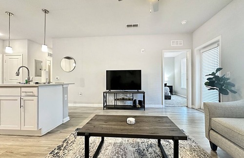 Clearwater Apartment | Luxury Clearwater 1 BR with Pond and Pool Views