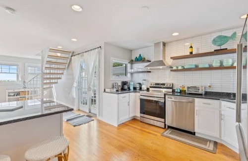 Clinton House | Luxury Clinton Beach Housenn