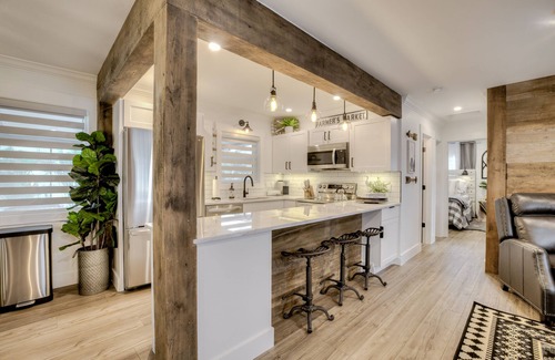 Hills T P House | Luxury Coastal Farmhouse 4 minute walk to the beach!