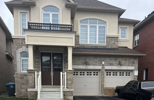 Brampton House | Luxury Comfort and Convenience