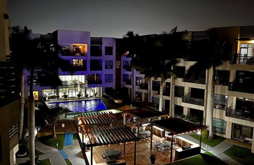 Mission Condo | Luxury Condo 3 Bed/2 bath with Pool & Jacuzzi