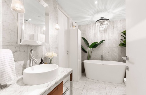 Griffintown Condo | Luxury condo all furnished in the heart of Montreal