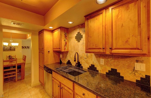 Paradise Valley Village Condo | Luxury Condo at Anasazi Village - 2 Bed/2 Bath