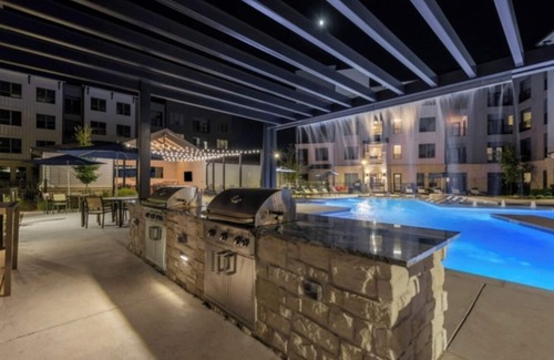 McNeil Condo | LUXURY CONDO AT THE LAKELINE ATX