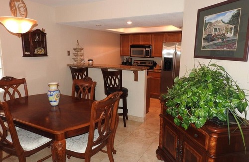 Camelback East Condo | Luxury Condo By Biltmore Country Club Golf Course off of Camelback and 32nd.
