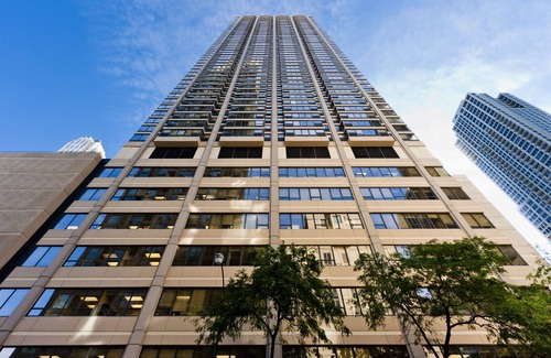Rush and Division Condo | Luxury condo close to Magnificent Mile