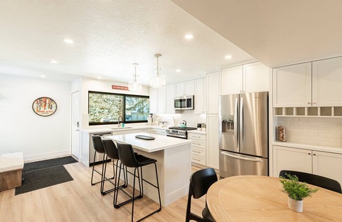 Park Meadows Condo | Luxury Condo, Community Amenities & Year-Round Recreation at Park City Racquet Club Sanctuary