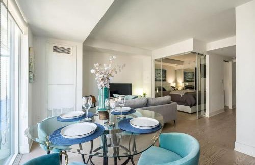 Bay Cloverhill House | Luxury Condo in Downtown Toronto