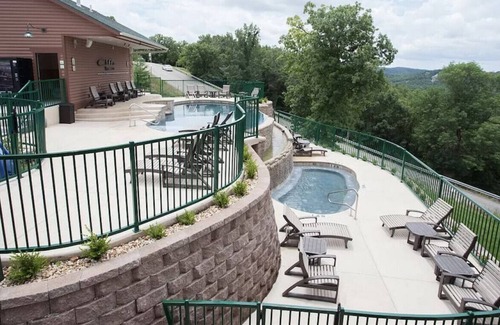 Ozark Condo | Luxury Condo Minutes from Silver Dollar City - Stone Cliff