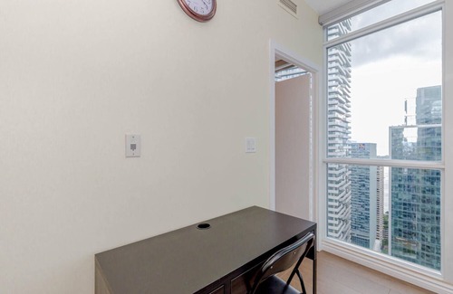 Downtown Toronto Condo | Luxury Condo steps away from CN Tower and Scotiabank Arena